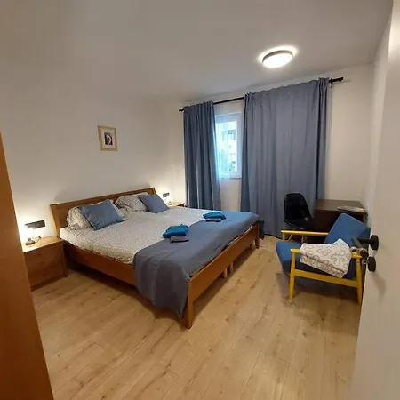 Cute Apartment Marla Art Close To Center Pula Exterior photo
