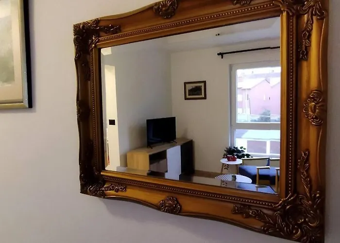 Cute Apartment Marla Art Close To Center